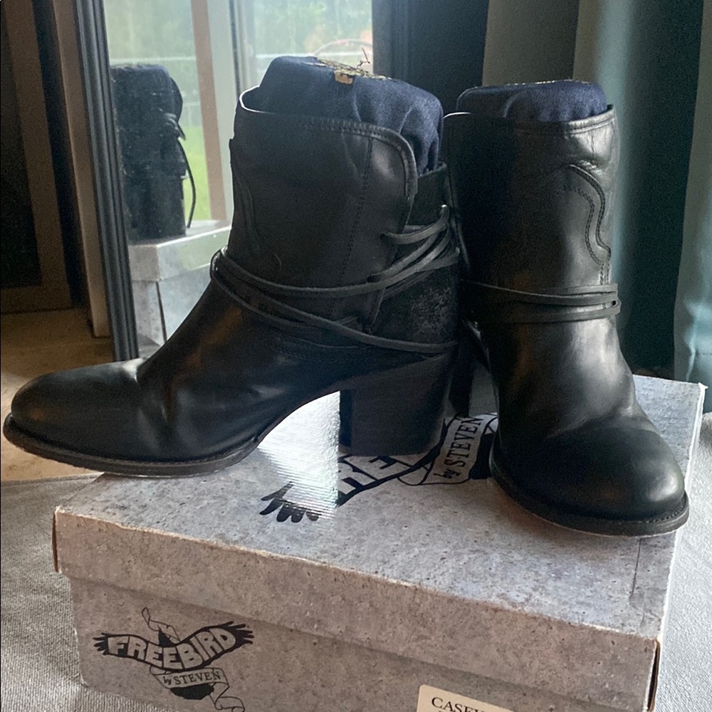 Freebird by Steven Black Heeled Boots “Casey” Black - Picture 2 of 11